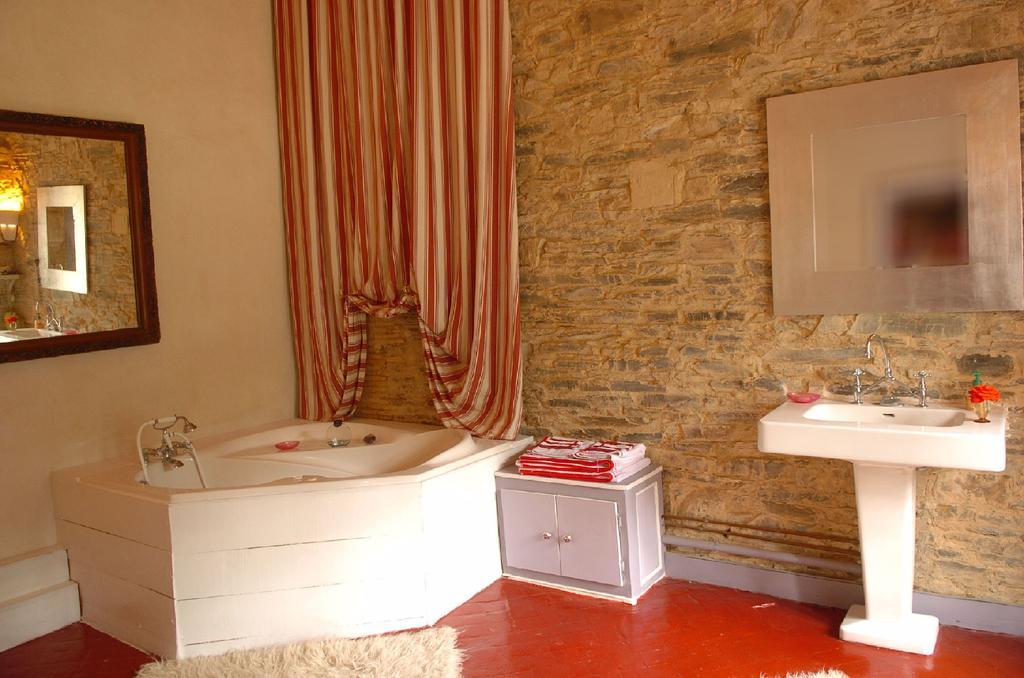 Chateau Du Boschet Bed and Breakfast Bourg-des-Comptes Δωμάτιο φωτογραφία